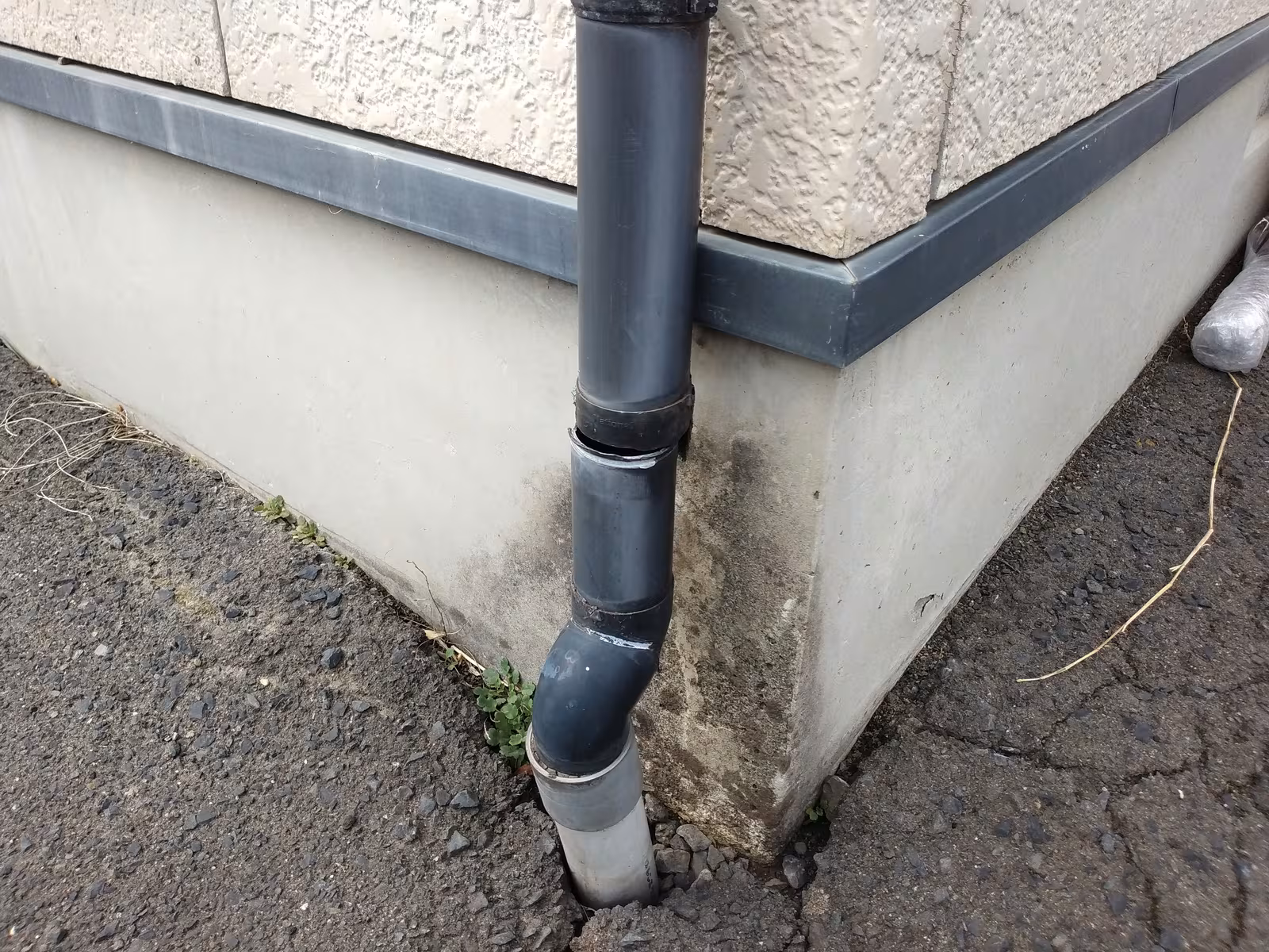 破損していた雨樋のたてとい