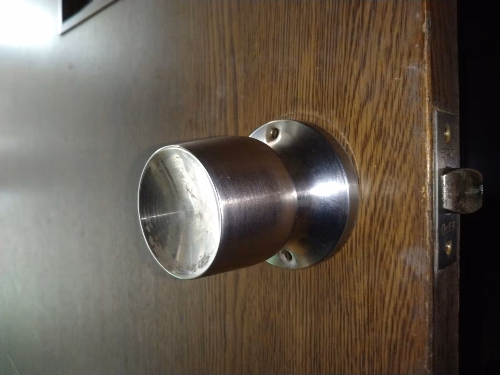 施工前のドアノブ