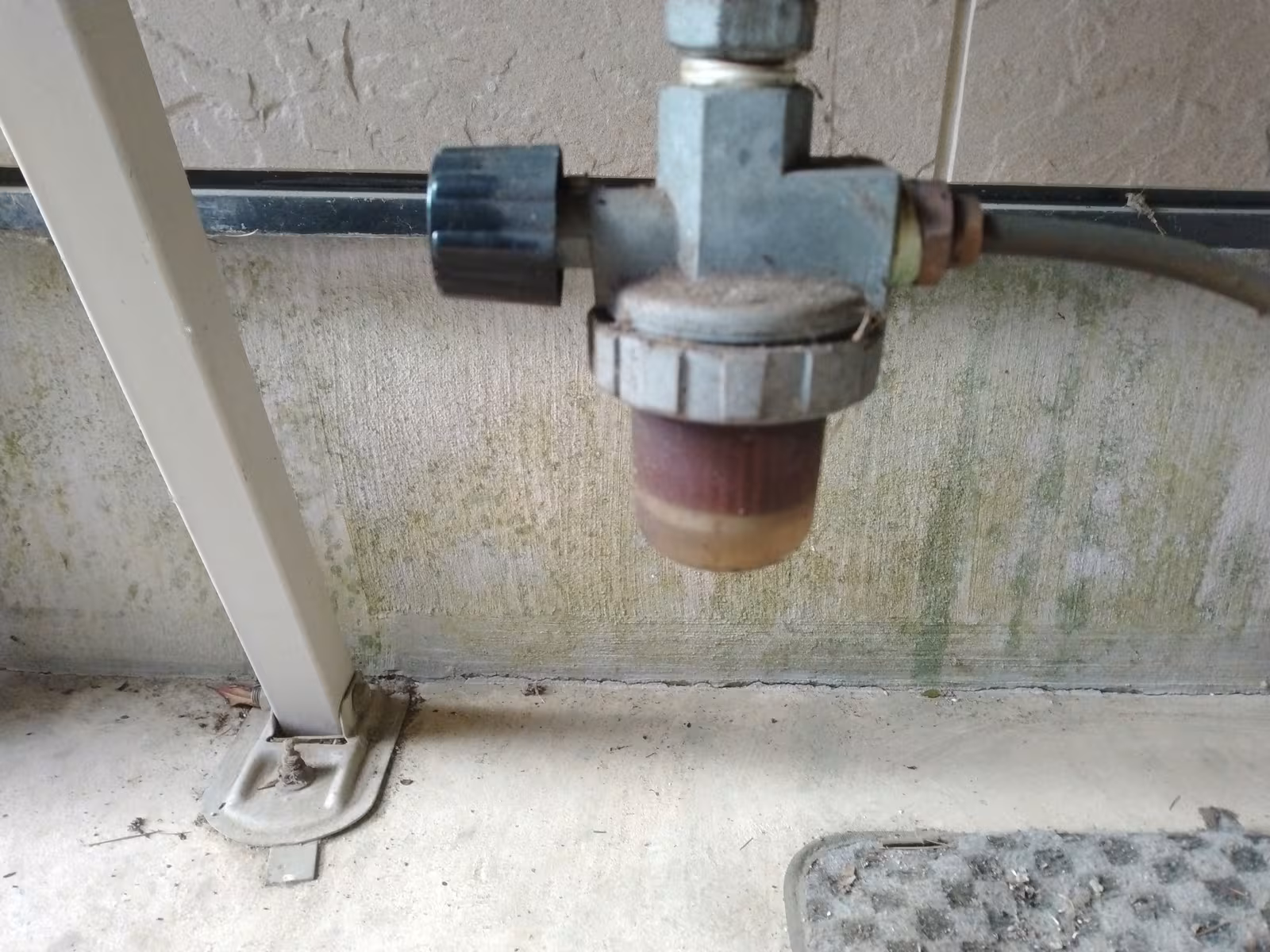 施工前のオイルストレーナー