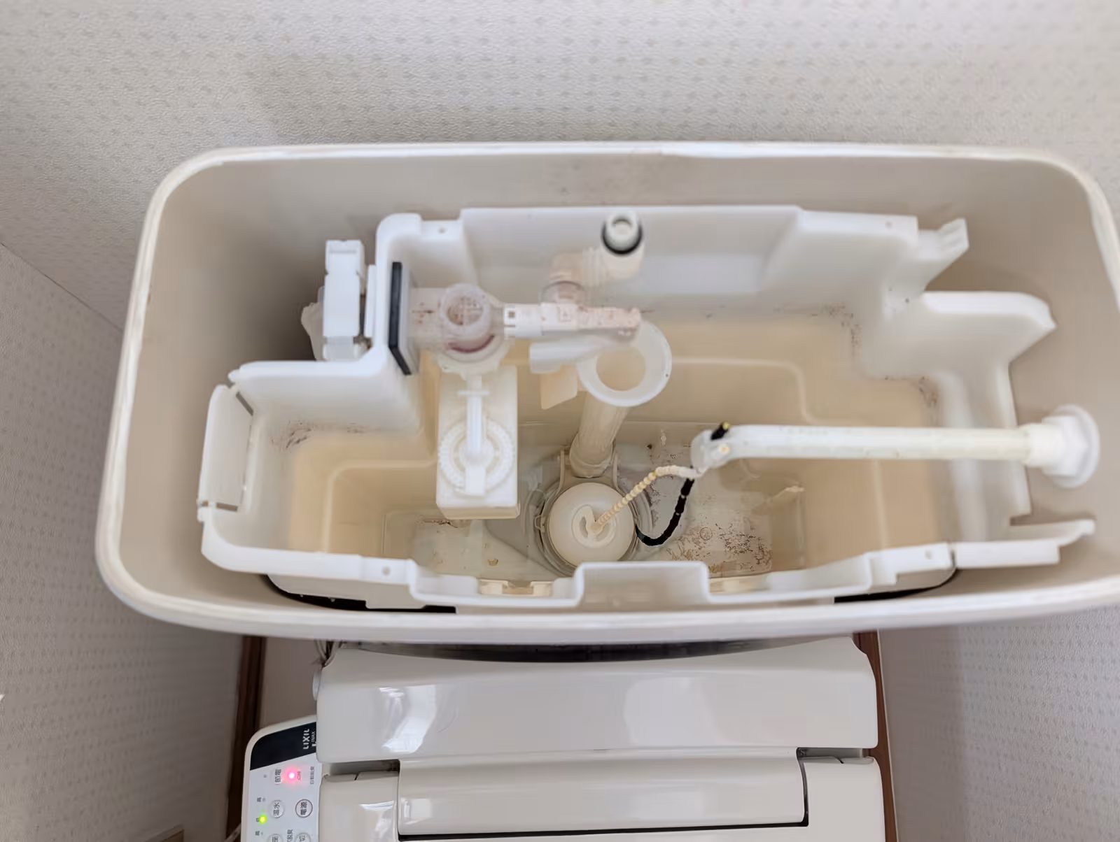 施工前のタンク内部