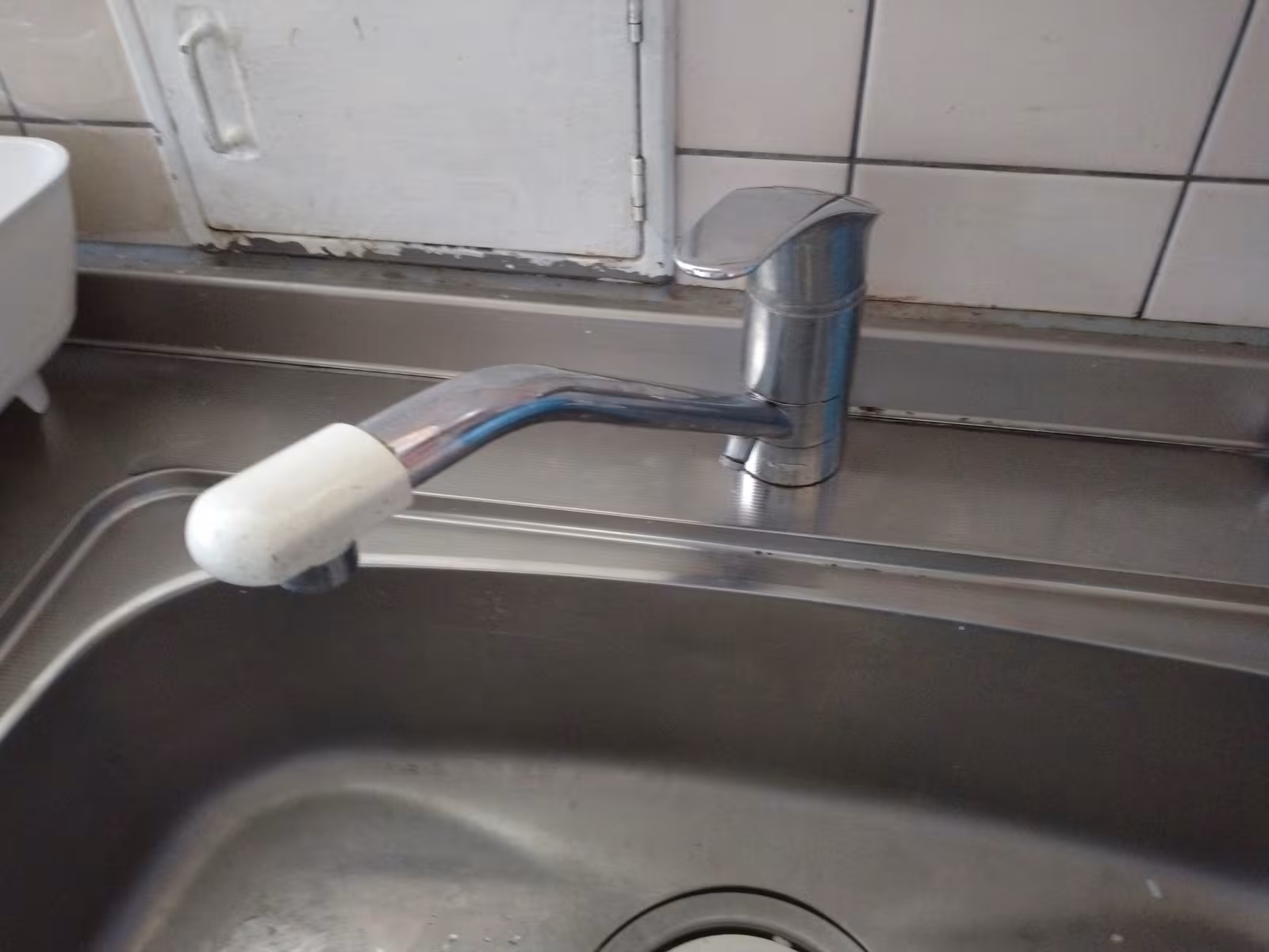 交換前の台所のシングルレバー水栓
