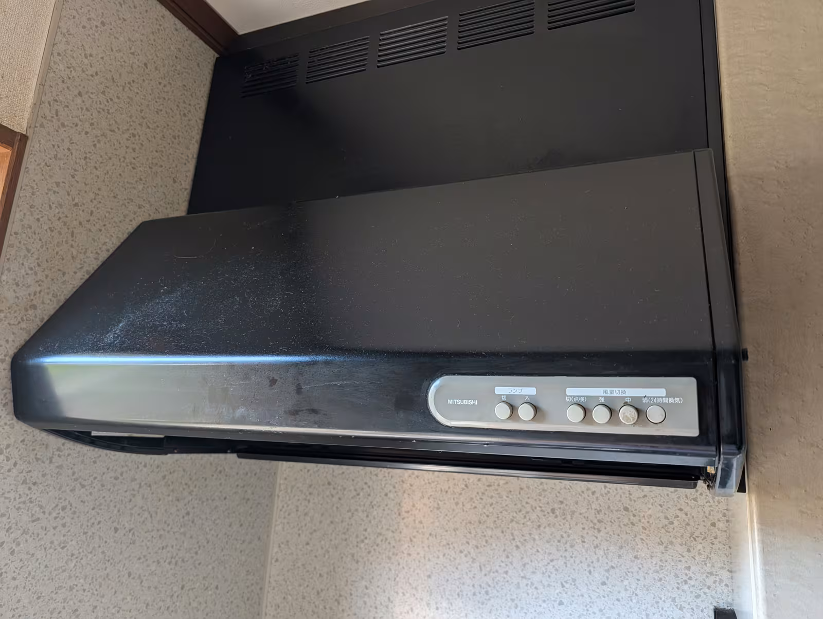 施工前のレンジフード