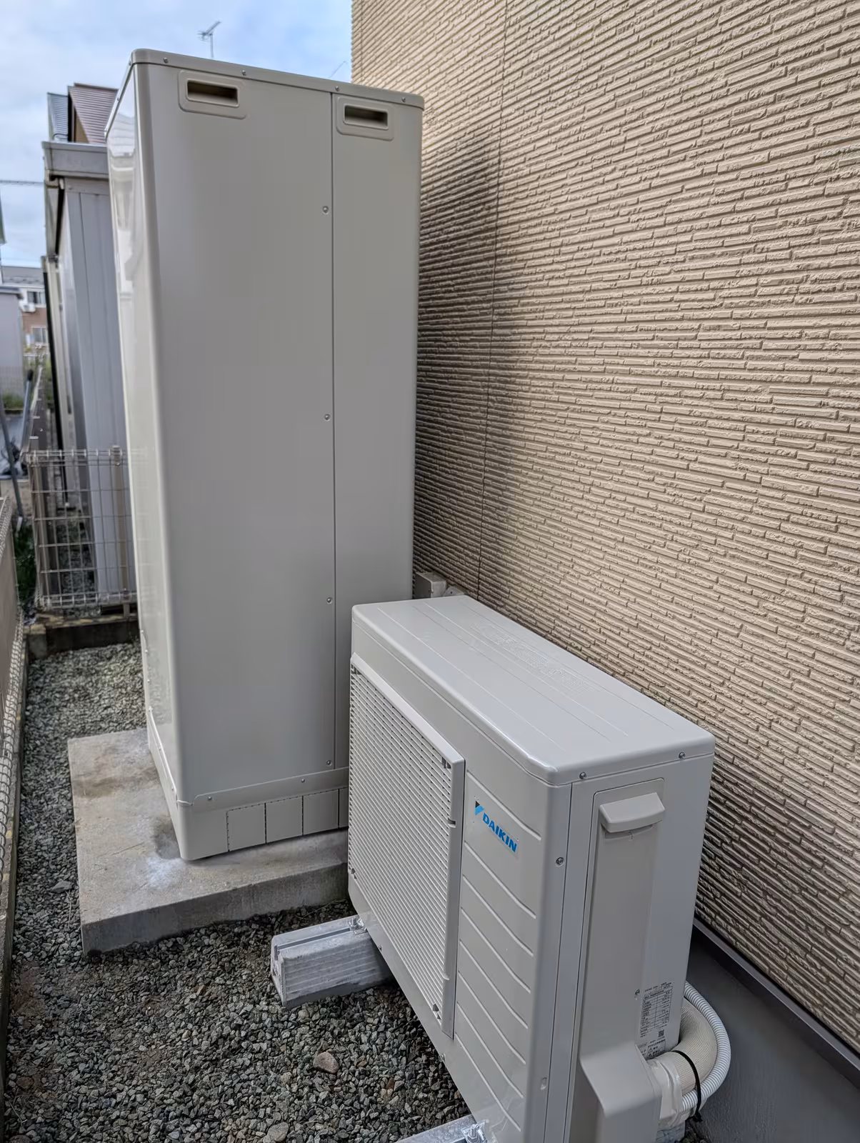 交換後のエコキュート本体