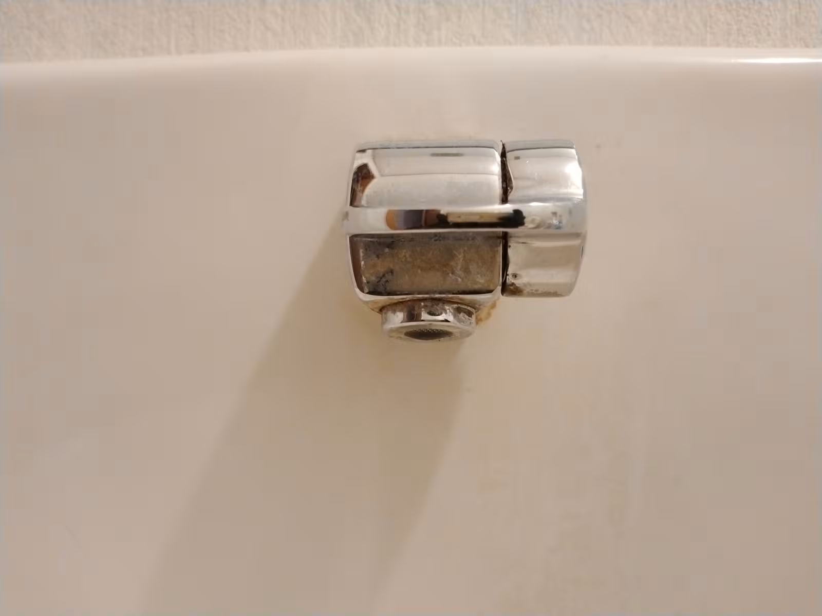 施工後のトイレ手洗い水栓