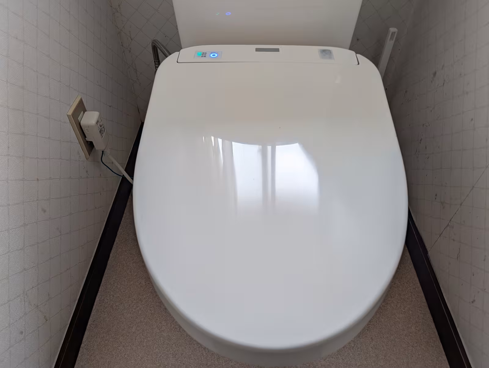 交換前の温水洗浄便座